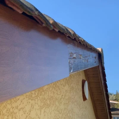 Habillage rives de toit effet bois