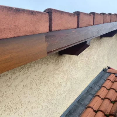 Habillage rives de toit PVC effet bois