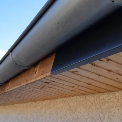 Habillage rives de toiture aluminium sous gouttières